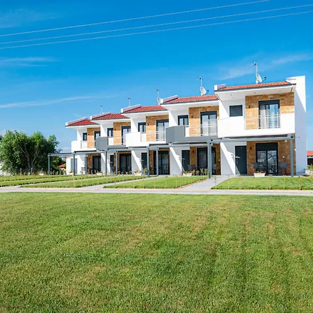 펜션 Chryssis Village By Travel Pro Services - Nea Potidaia Halkidiki *