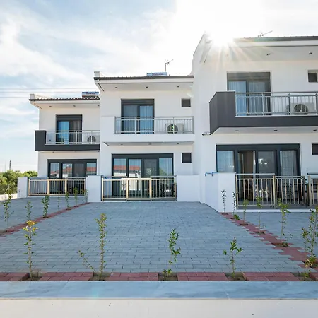 Chryssis Village By Travel Pro Services - Nea Potidaia Halkidiki بيت للعطل