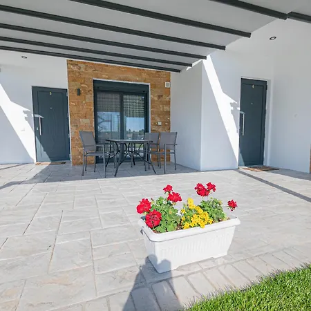 Дом отдыха Chryssis Village By Travel Pro Services - Nea Potidaia Halkidiki